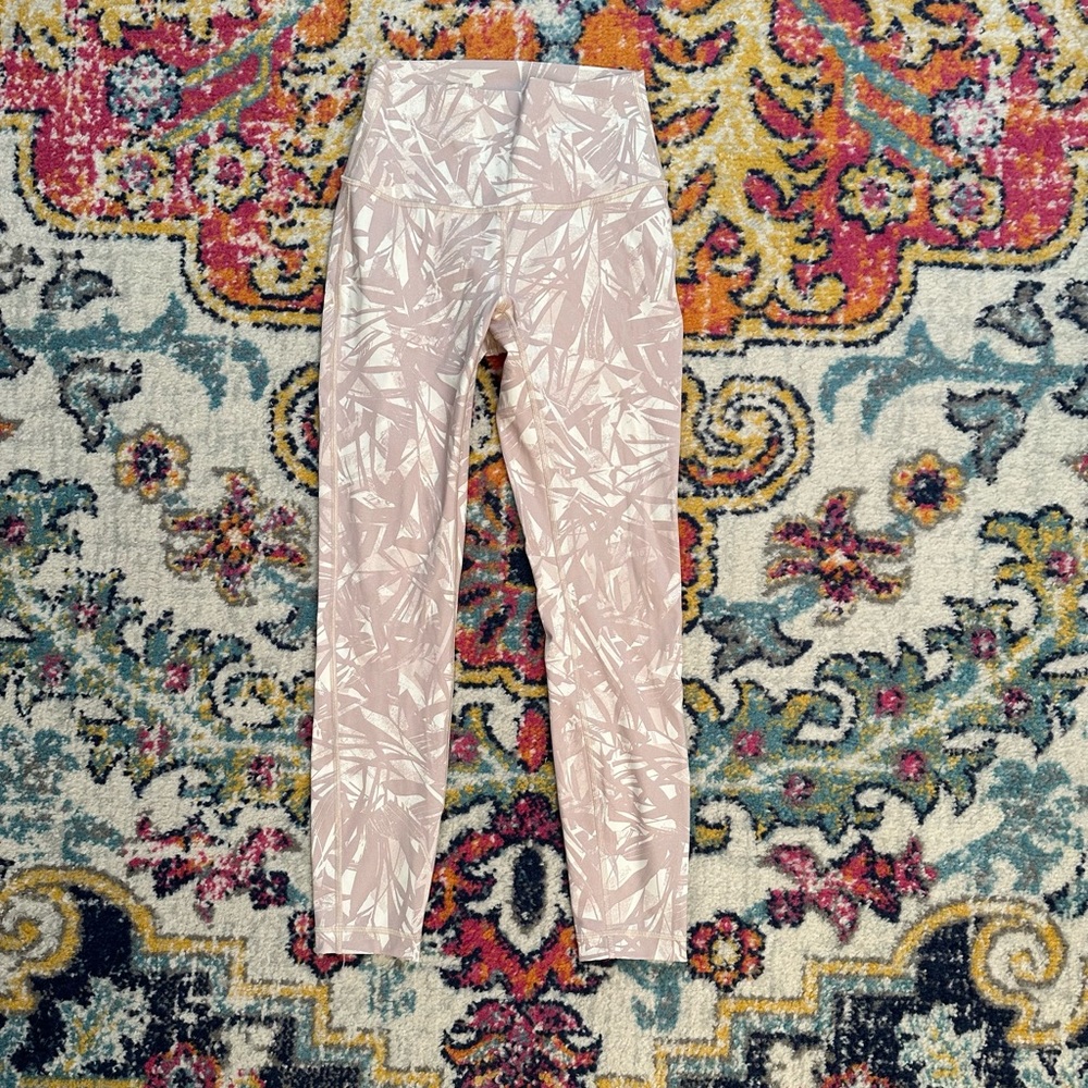 Lululemon tan and white print wunder under leggings